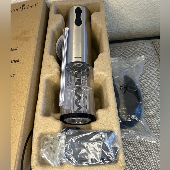 Electric Wine Opener + Wine Aerator Bundle — Pampered Chef - Picture 11 of 17